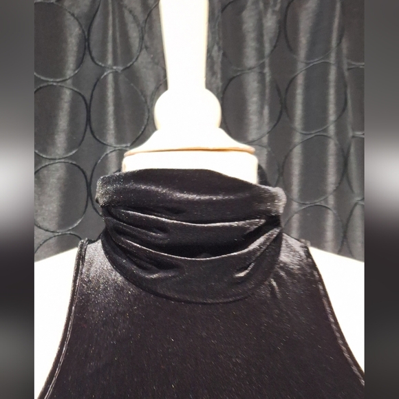 Elegant Black Velvet Dress Form - Picture 5 of 5
